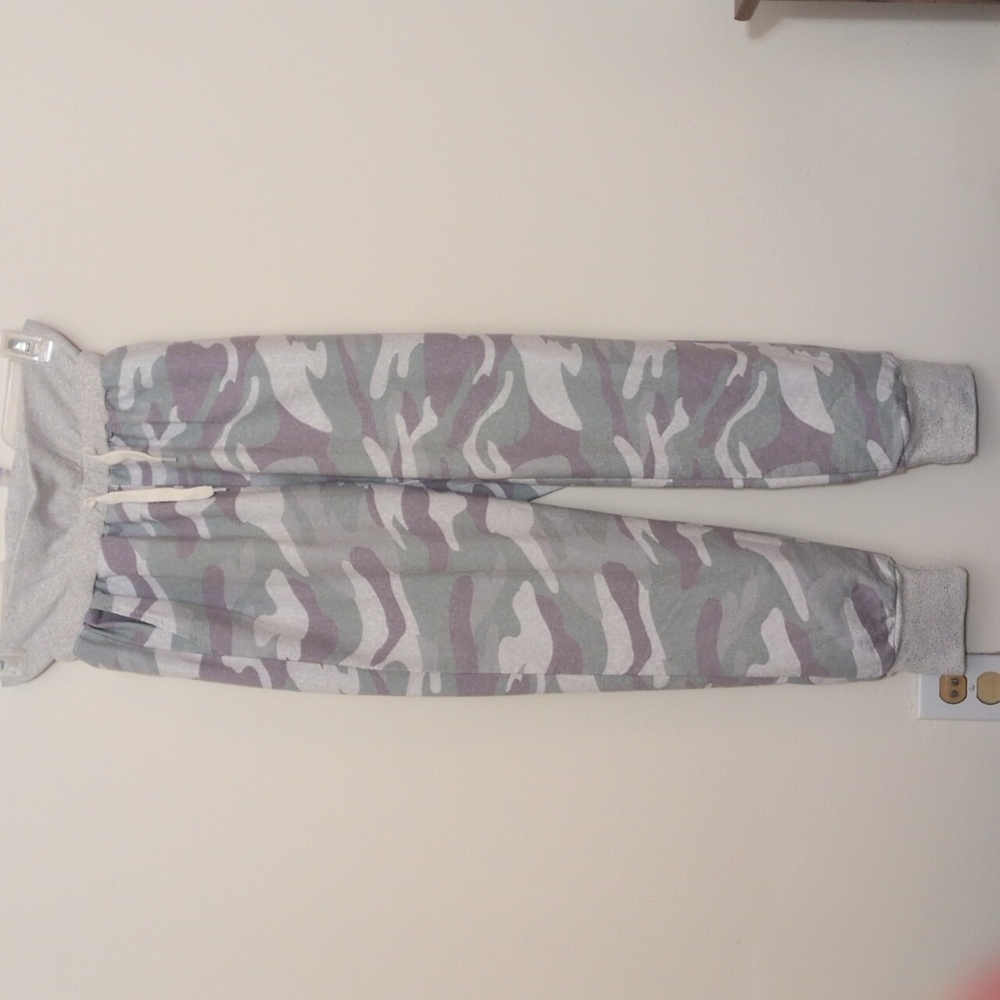 Belinda Muted Camo High Waisted Sweat Pants 2 Pockets Size M